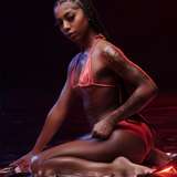 kinkycurlydes avatar