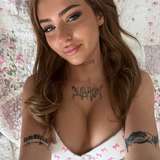 laura.caroline profile on onlyfans