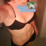 lauracoconuts profile on onlyfans