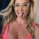lauranvickersvip profile on onlyfans