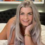 playfulhousewife avatar