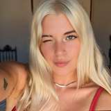 zoedelvey profile on onlyfans